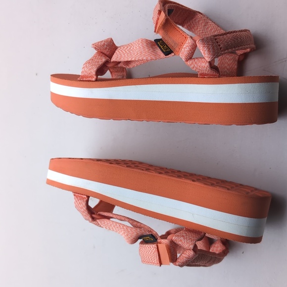 Like new platform Tevas! - Picture 7 of 8